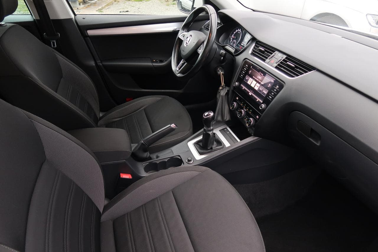 2017 Škoda OCTAVIA - 11