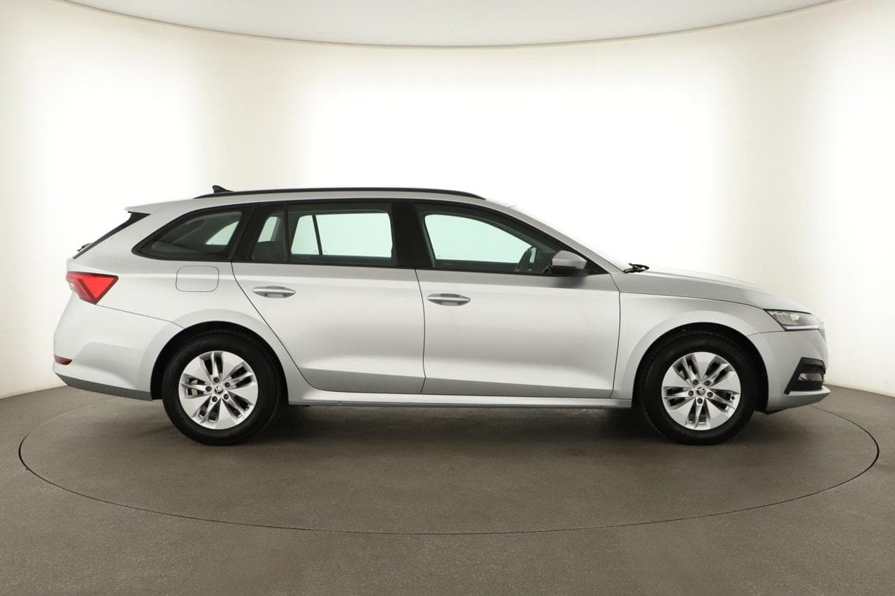 2022 Škoda OCTAVIA - 8