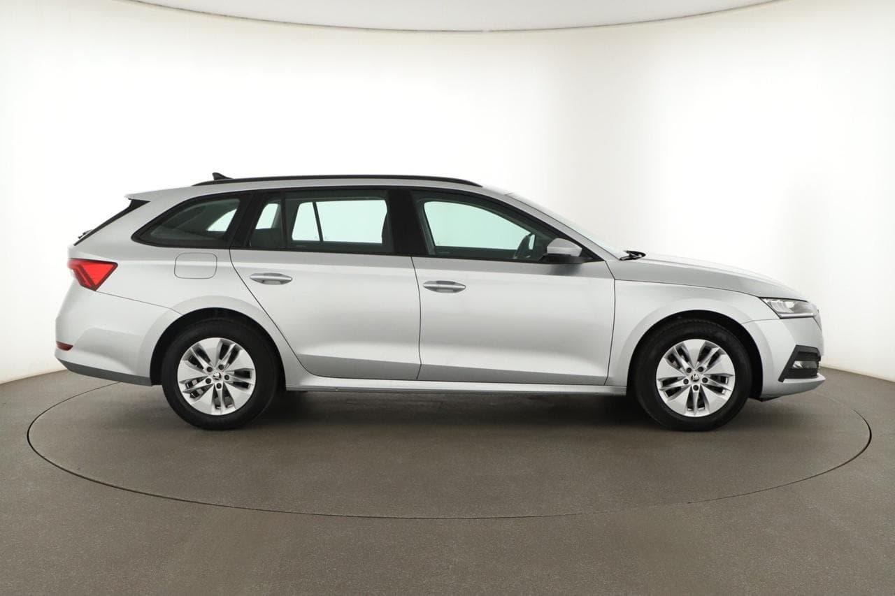 2022 Škoda OCTAVIA - 8