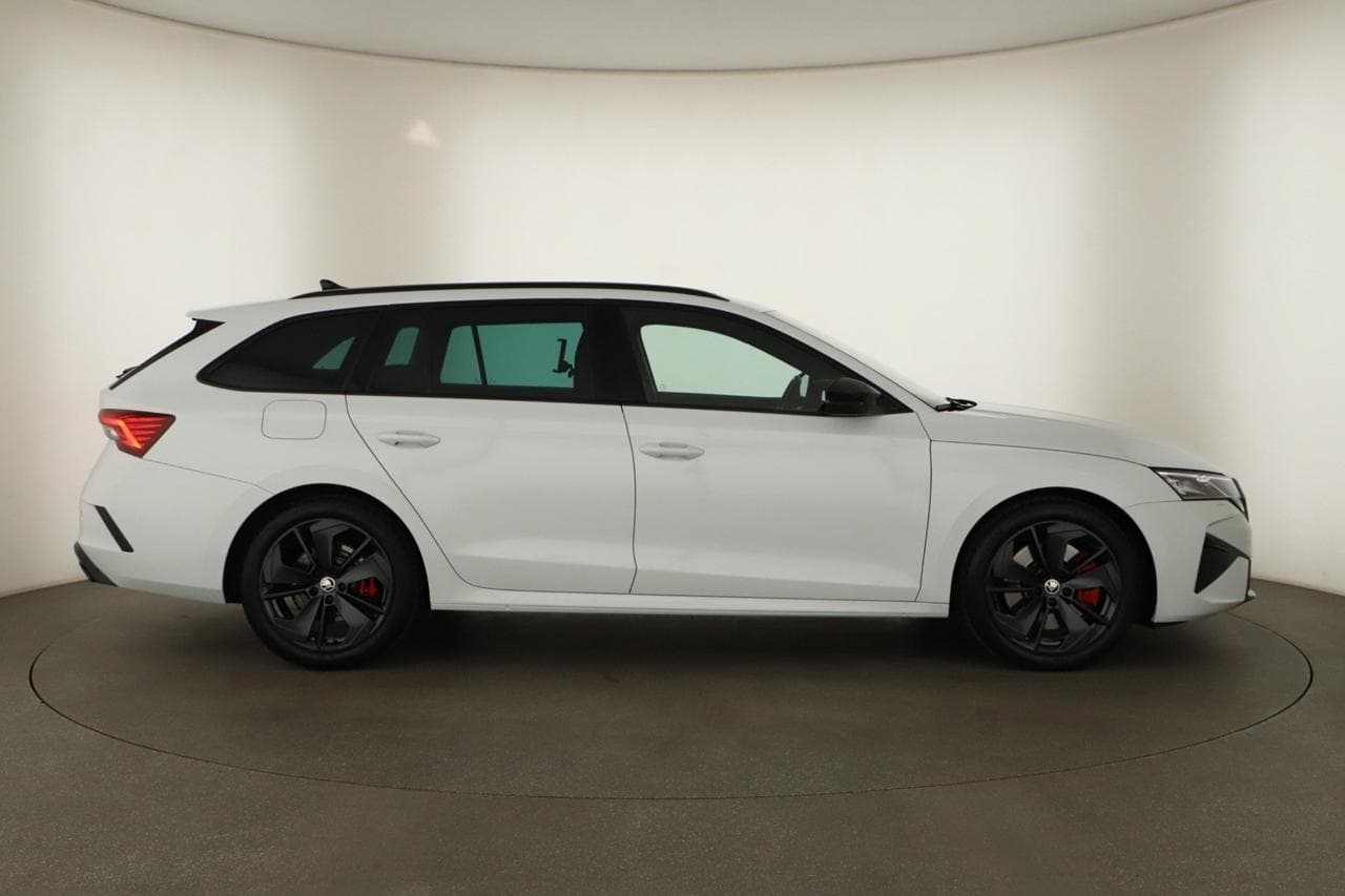 2025 Škoda OCTAVIA - 8