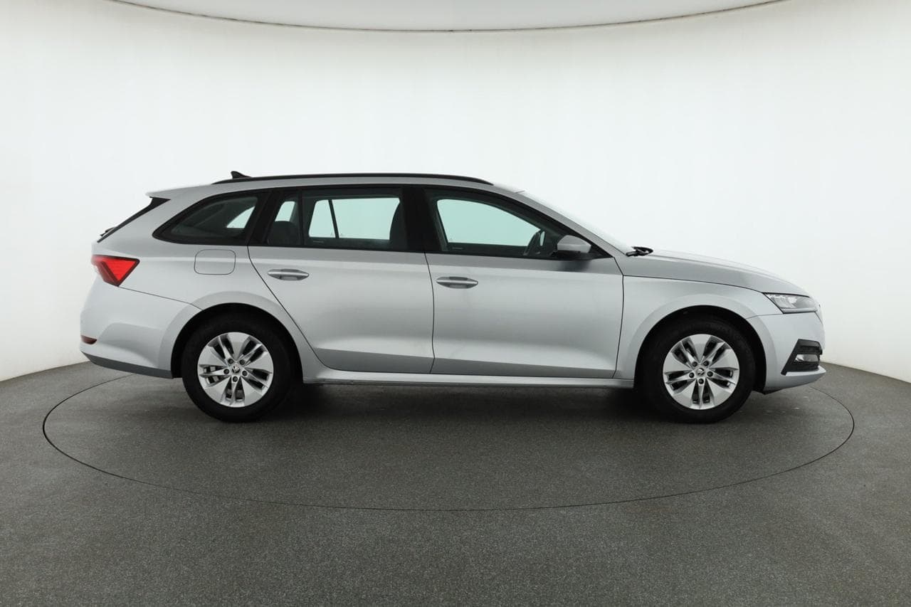 2022 Škoda OCTAVIA - 8
