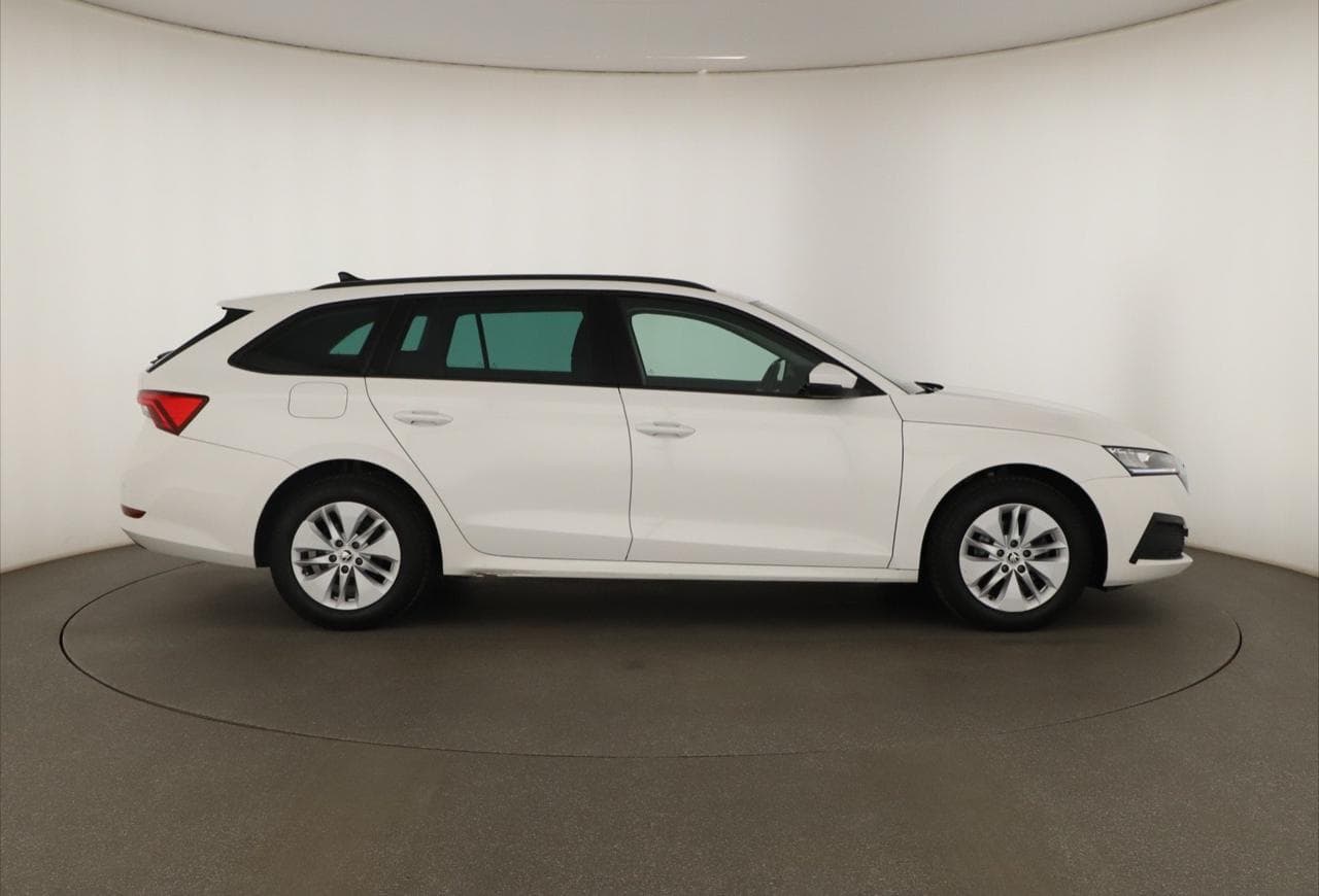 2023 Škoda OCTAVIA - 8