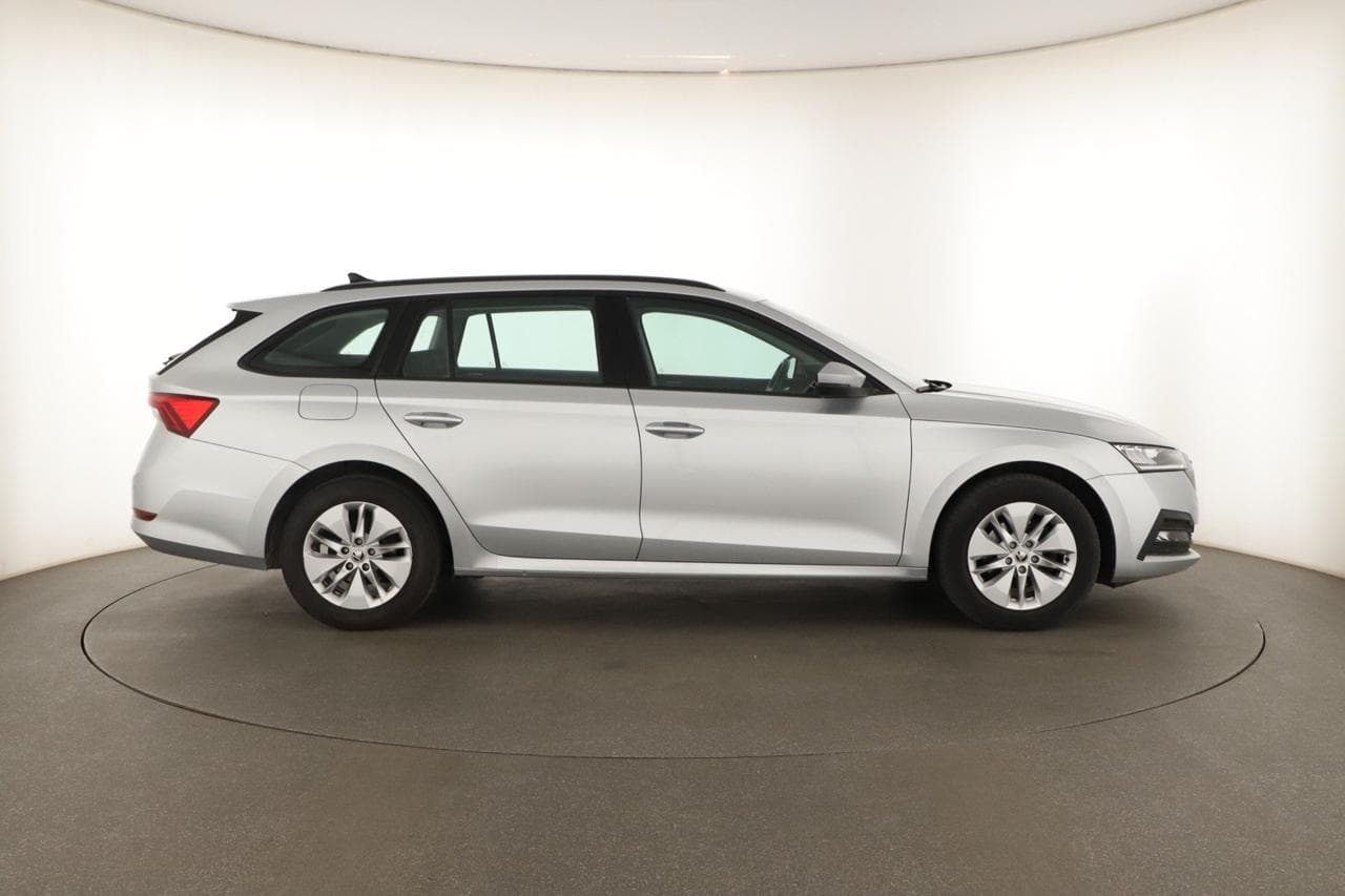 2022 Škoda OCTAVIA - 8