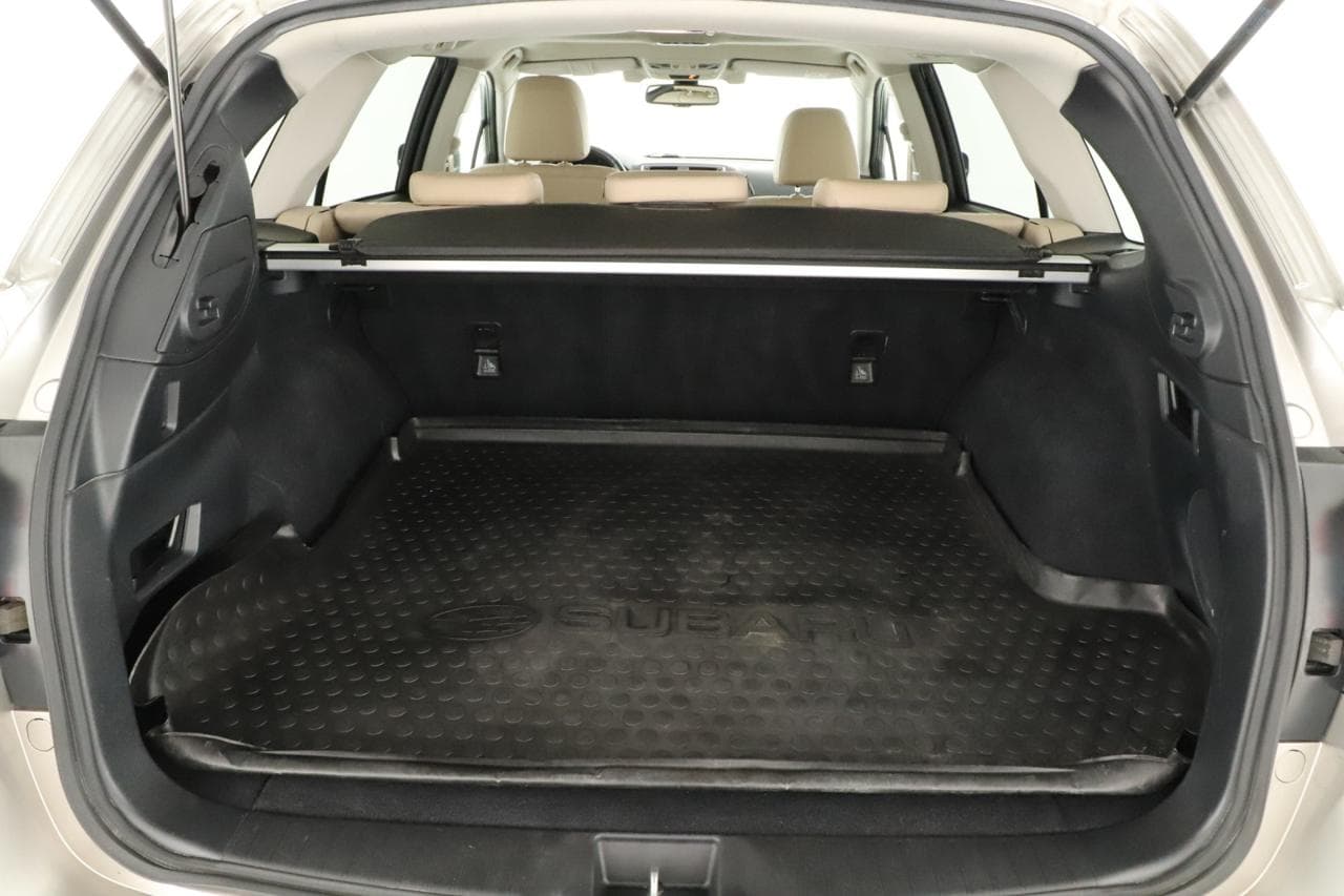 2018 Subaru OUTBACK - 31