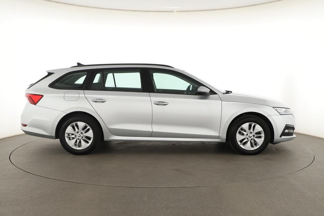2022 Škoda OCTAVIA - 8