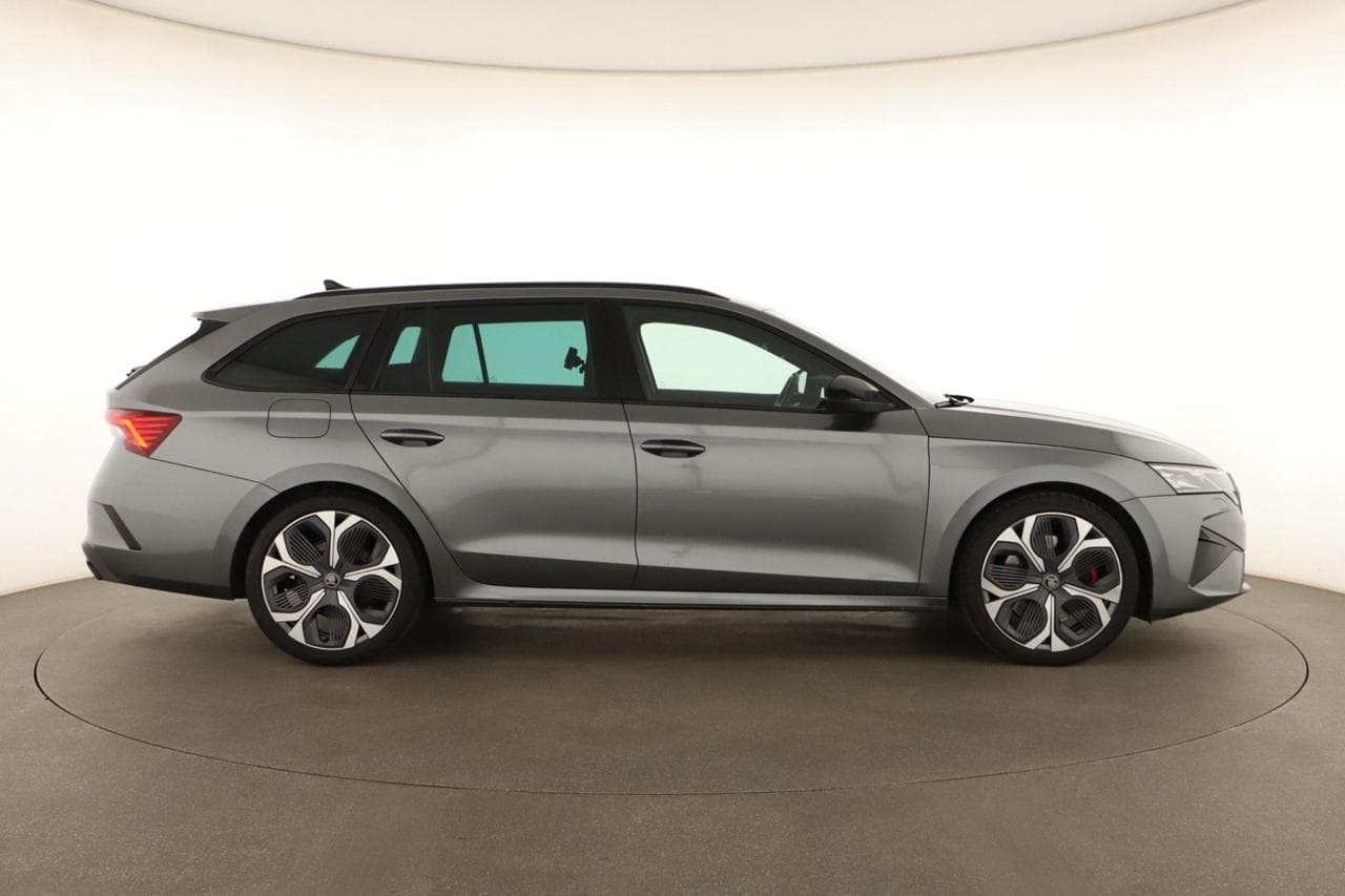 2025 Škoda OCTAVIA - 12
