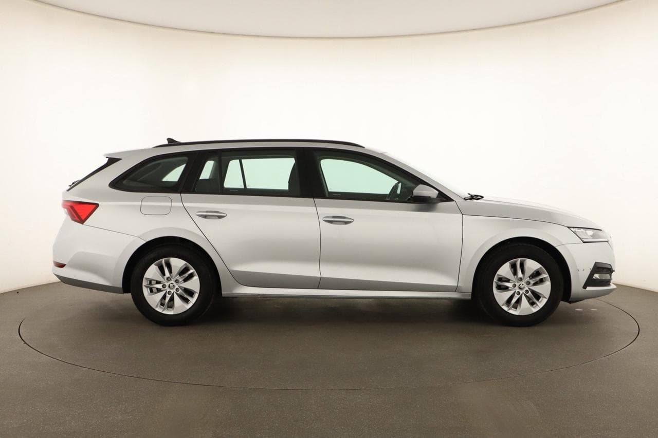 2022 Škoda OCTAVIA - 8