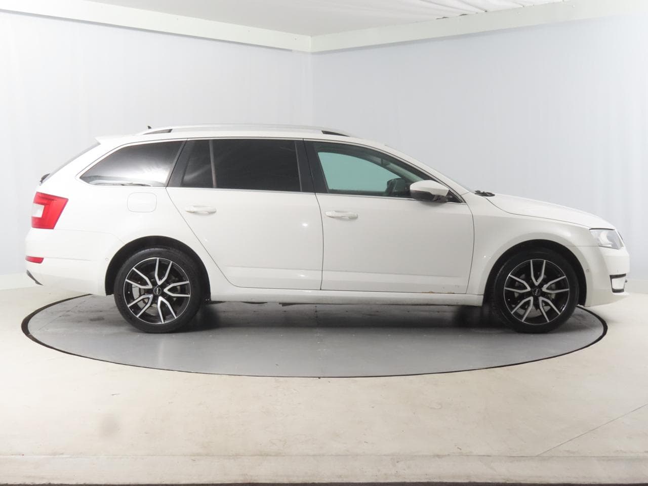 2014 Škoda OCTAVIA - 8