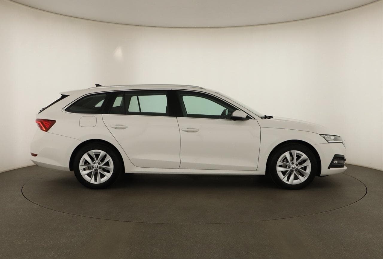 2023 Škoda OCTAVIA - 8