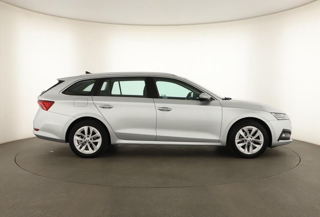 2021 Škoda OCTAVIA - 8