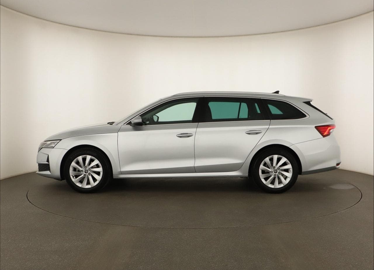 2025 Škoda OCTAVIA - 4