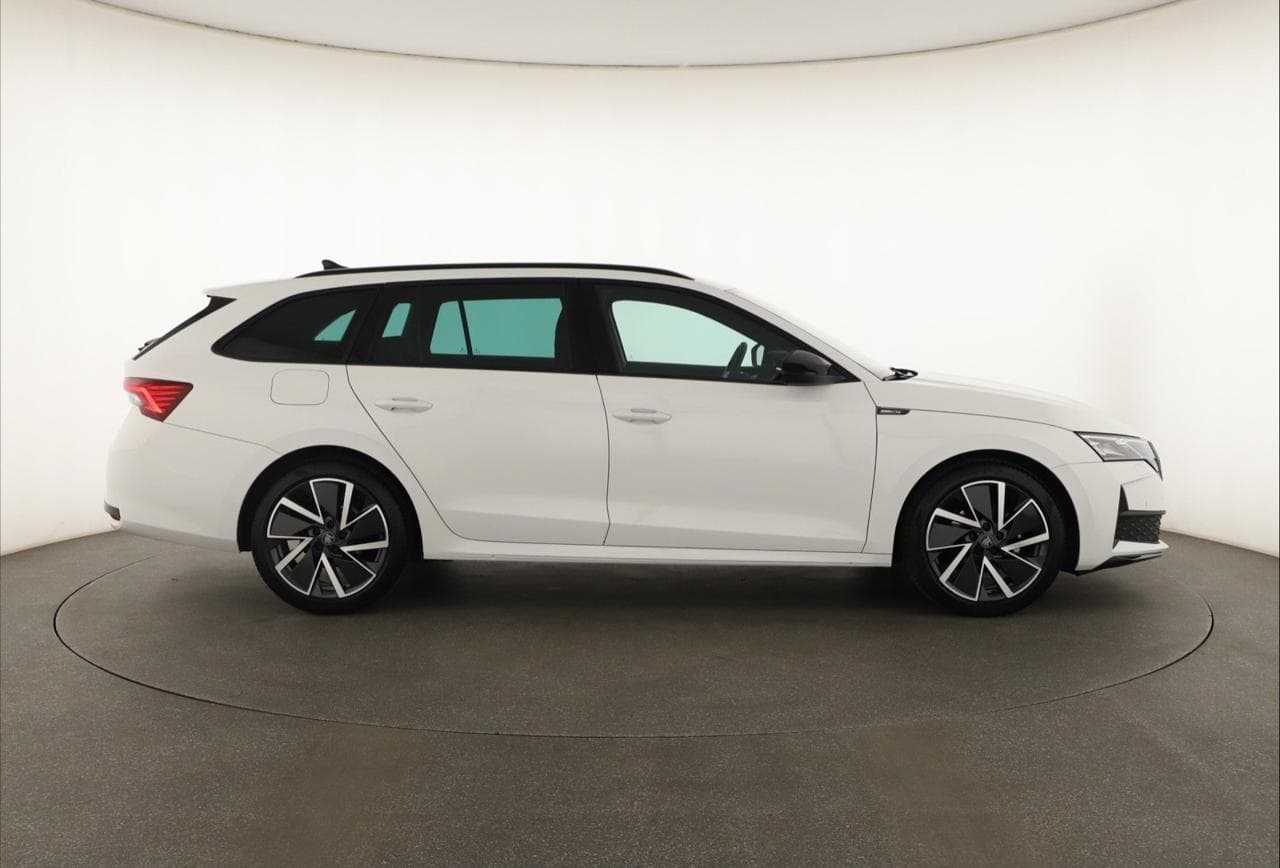 2025 Škoda OCTAVIA - 8