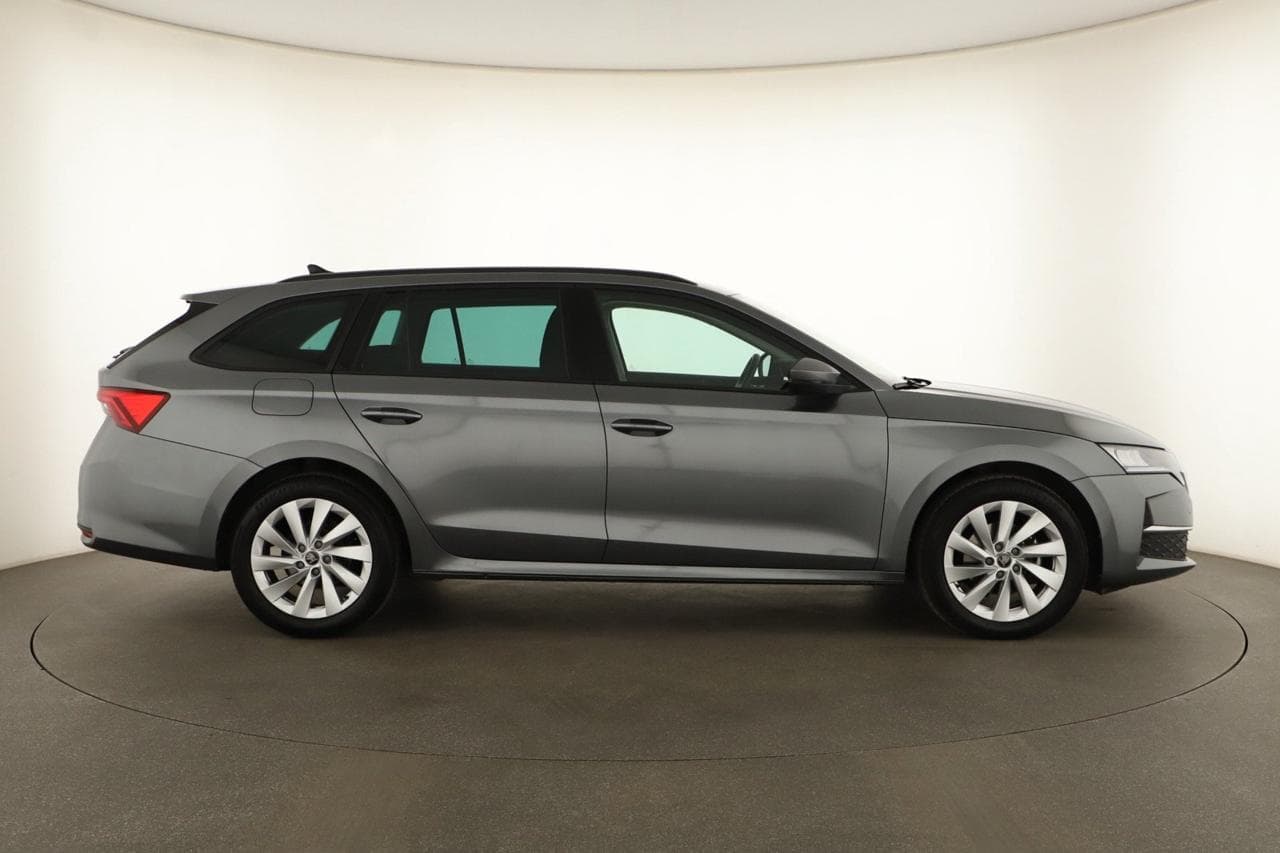 2025 Škoda OCTAVIA - 8