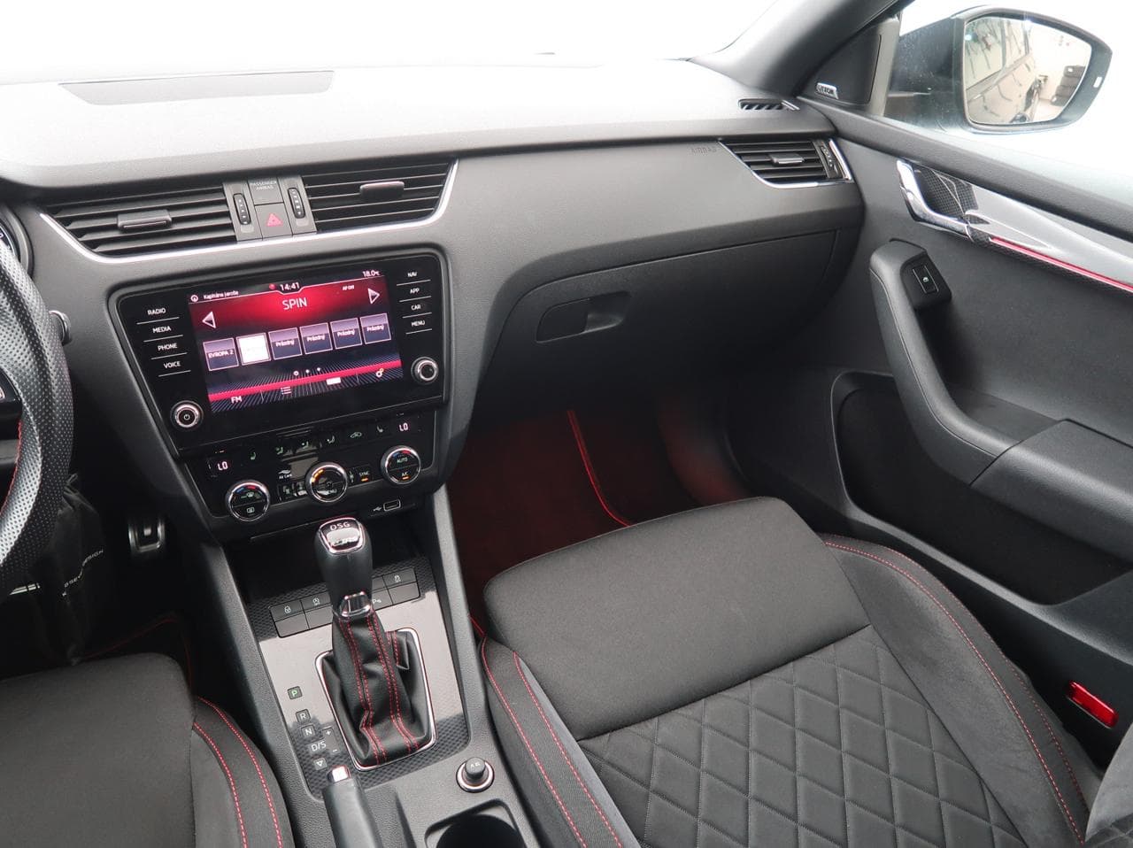 2018 Škoda OCTAVIA - 11