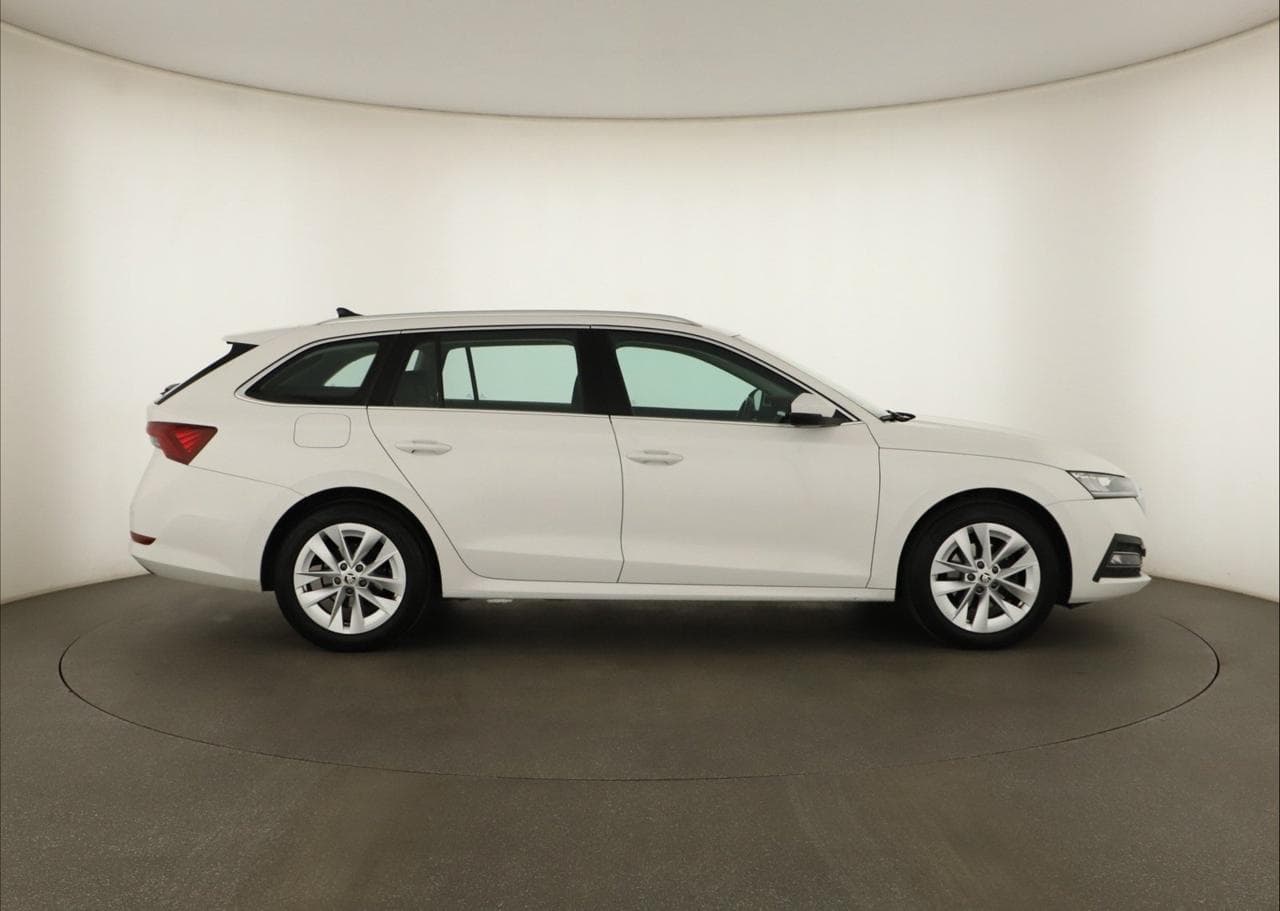 2022 Škoda OCTAVIA - 8
