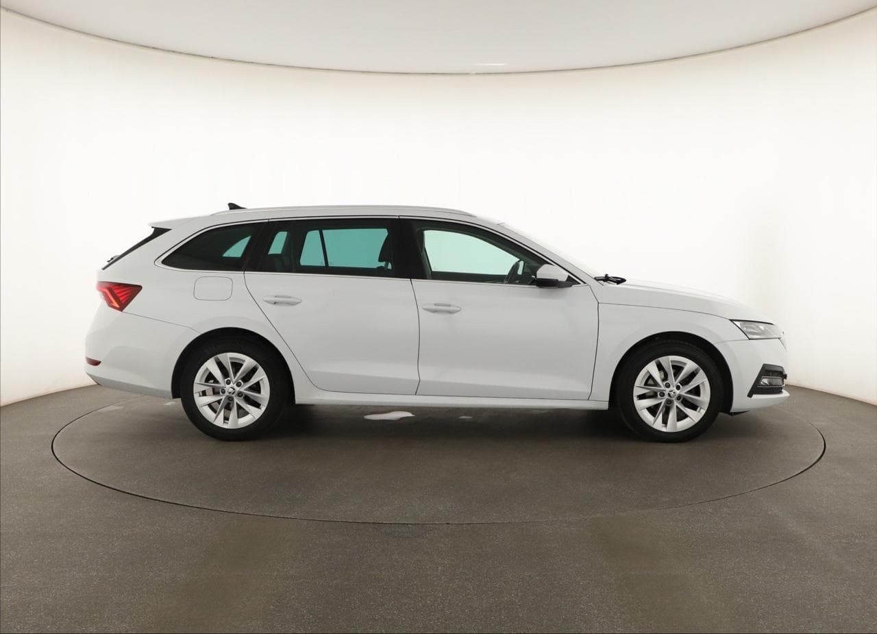 2022 Škoda OCTAVIA - 8