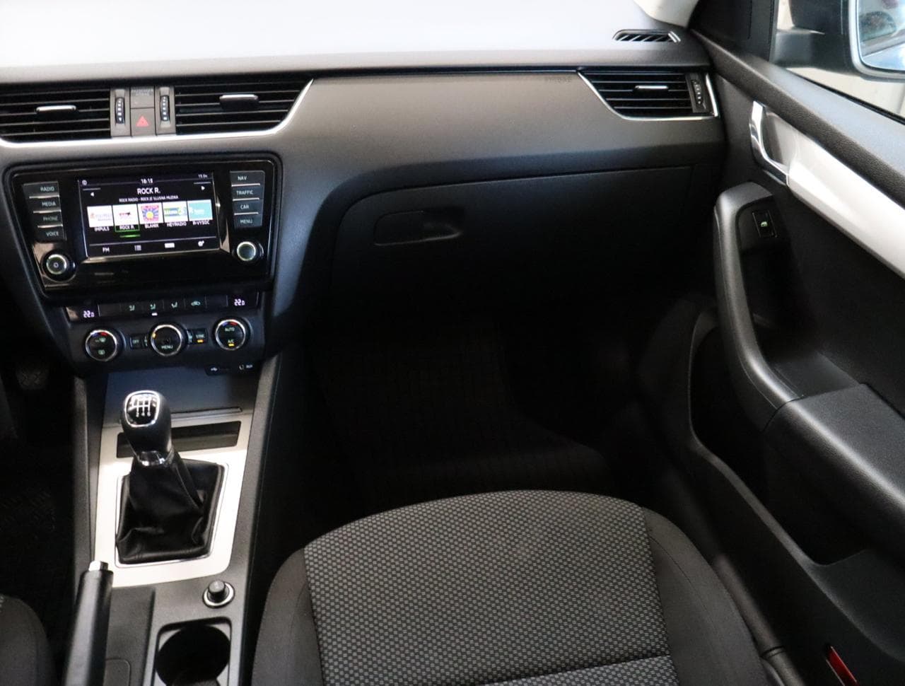 2015 Škoda OCTAVIA - 11