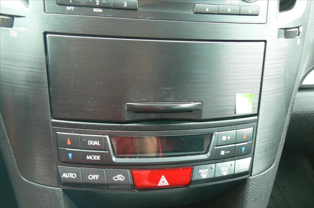 2014 Subaru Outback - 16