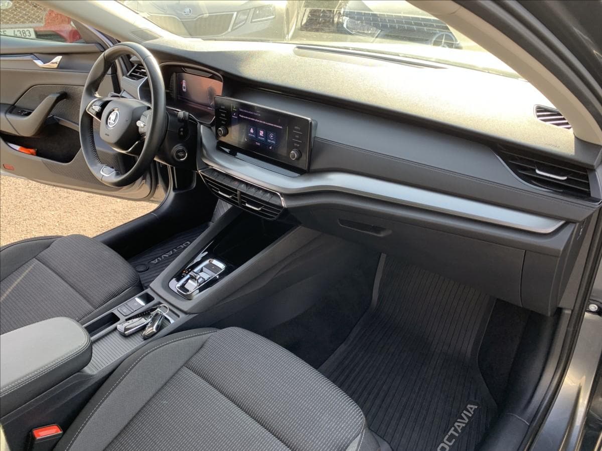 2023 Škoda OCTAVIA - 11
