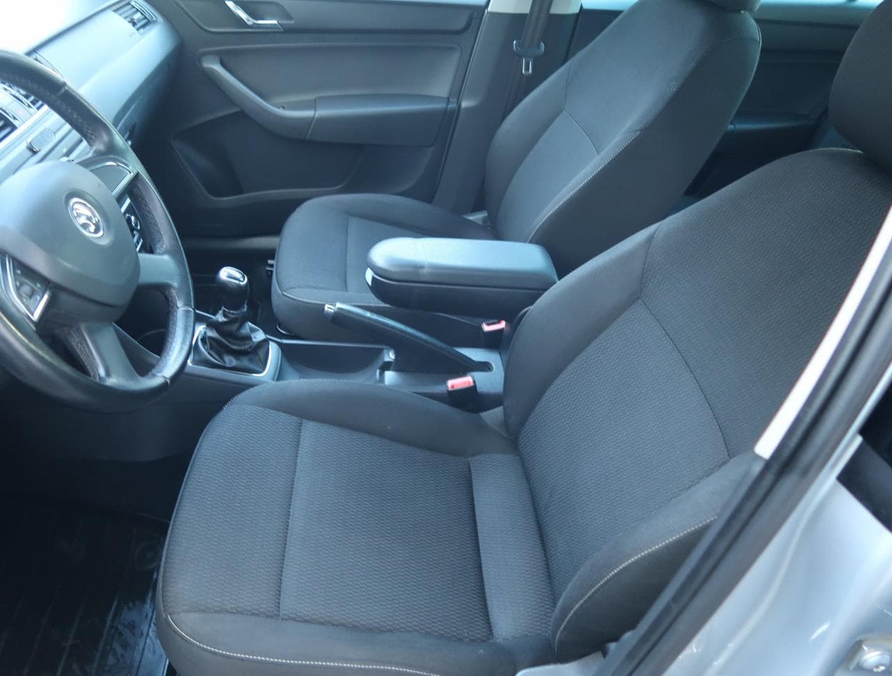 2013 Škoda RAPID - 16