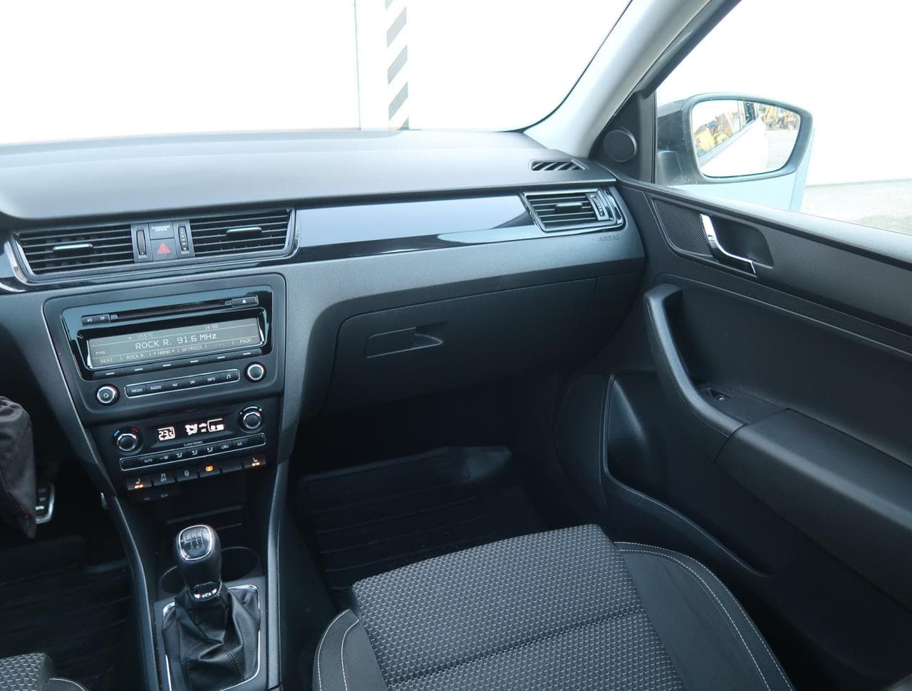 2014 Škoda RAPID - 11