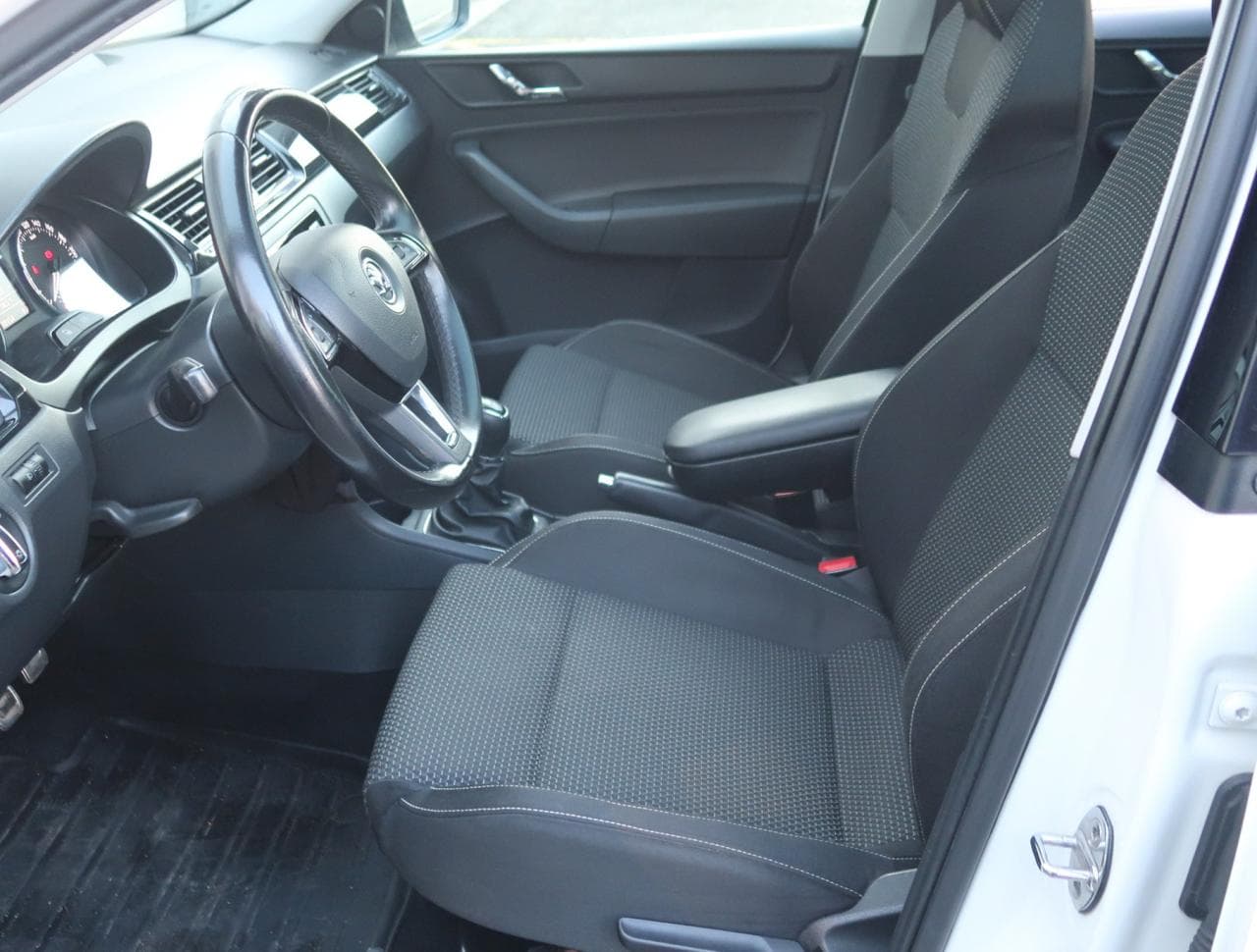 2014 Škoda RAPID - 16