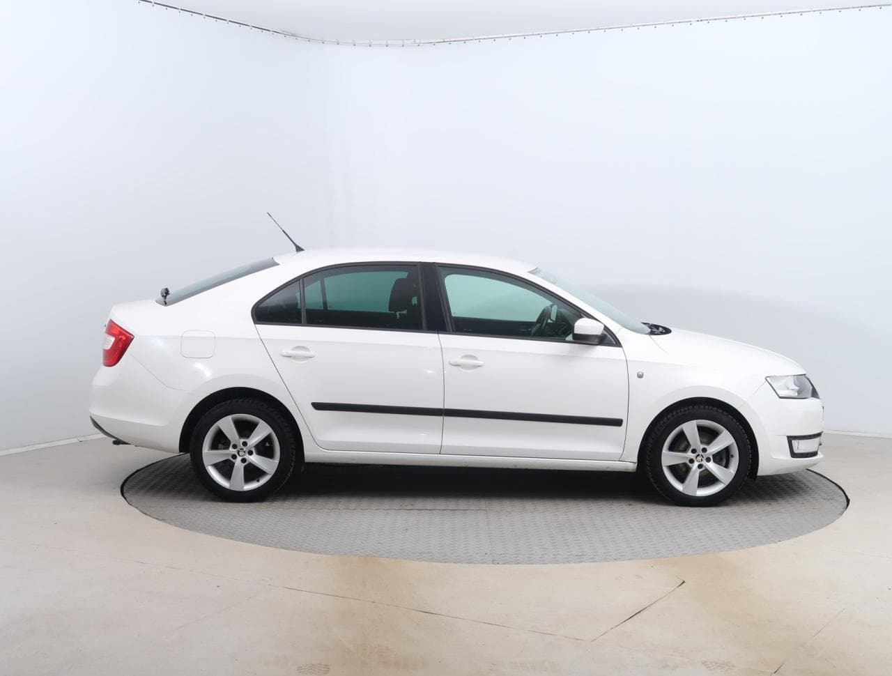 2013 Škoda RAPID - 8