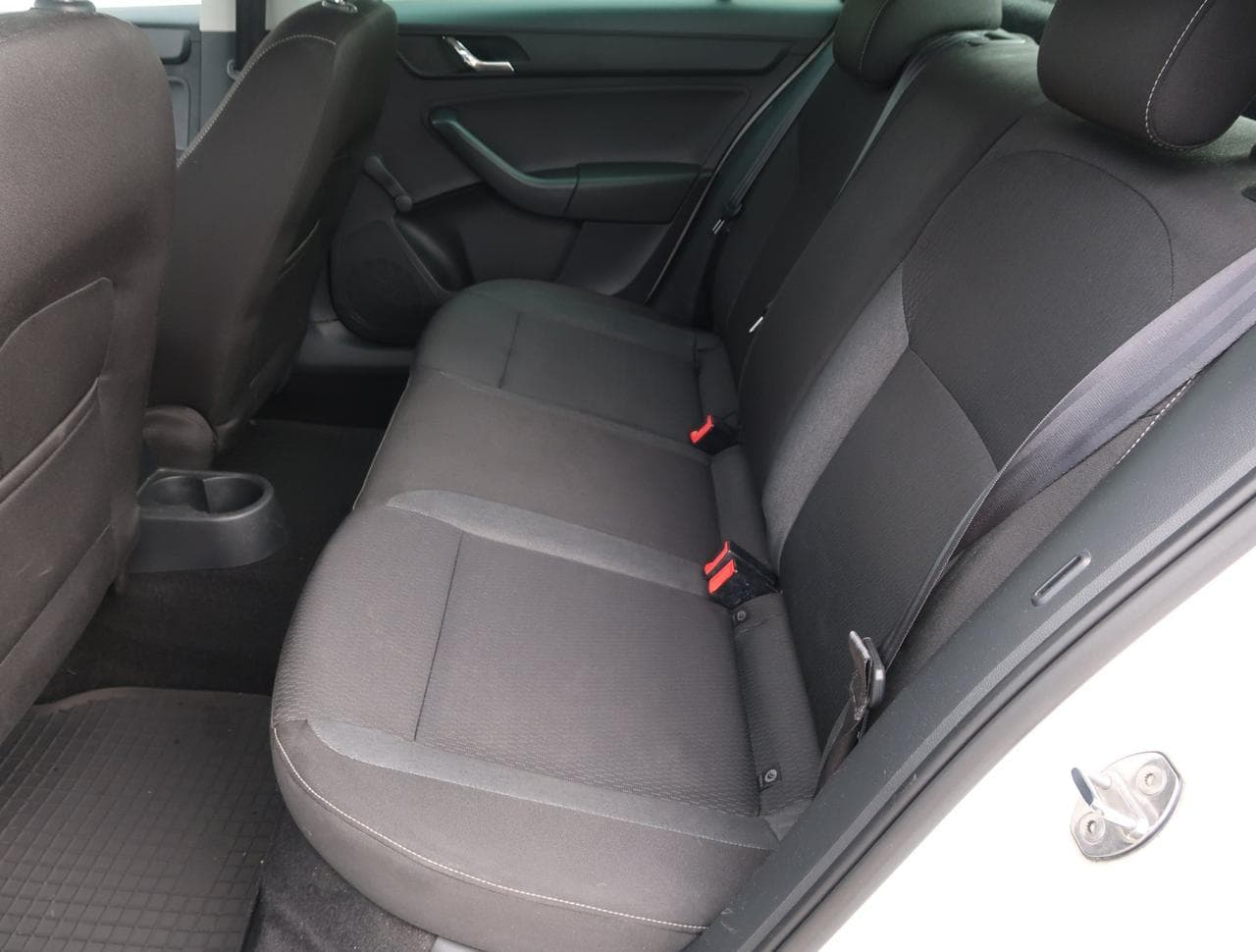 2013 Škoda RAPID - 15