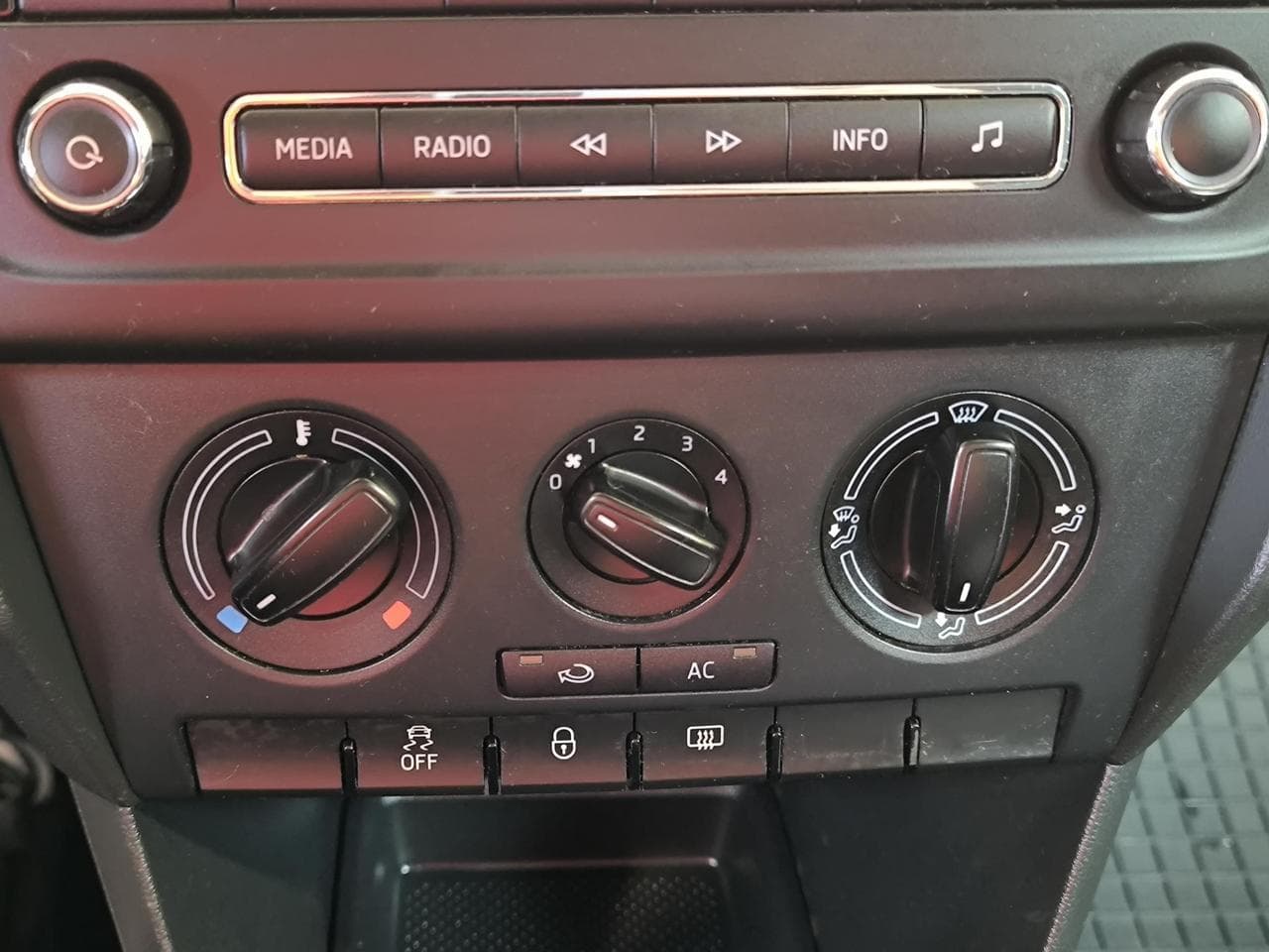 2014 Škoda Rapid - 13