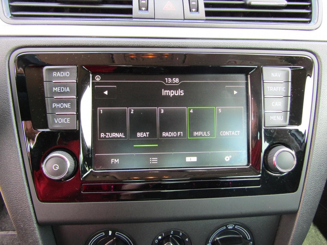 2015 Škoda RAPID - 11
