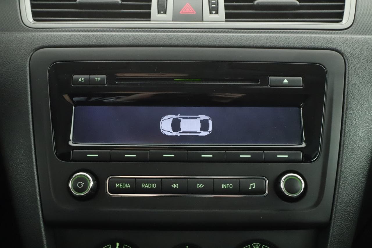 2013 Škoda RAPID - 15