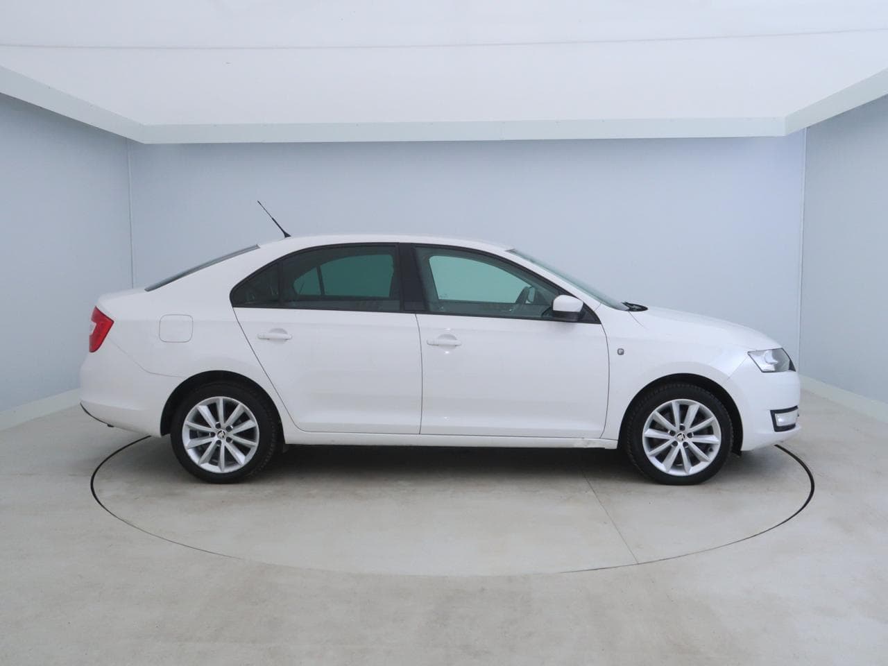 2013 Škoda RAPID - 8