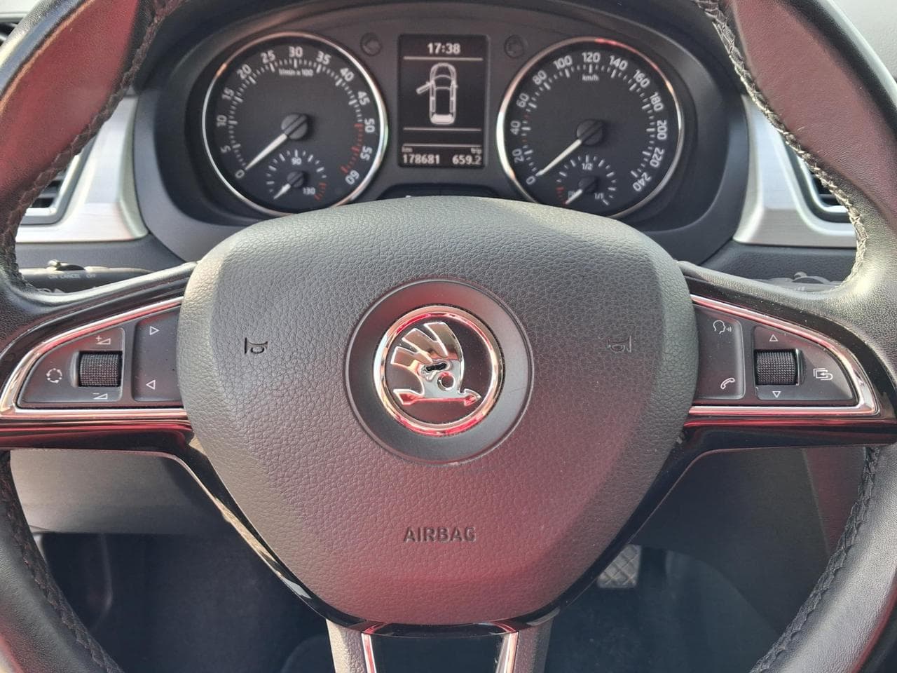 2014 Škoda RAPID - 28
