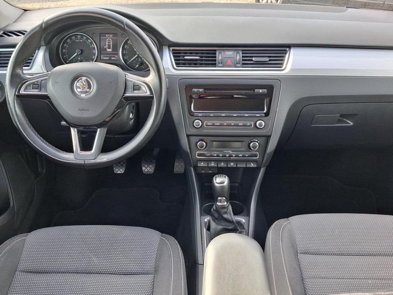 2014 Škoda RAPID - 12