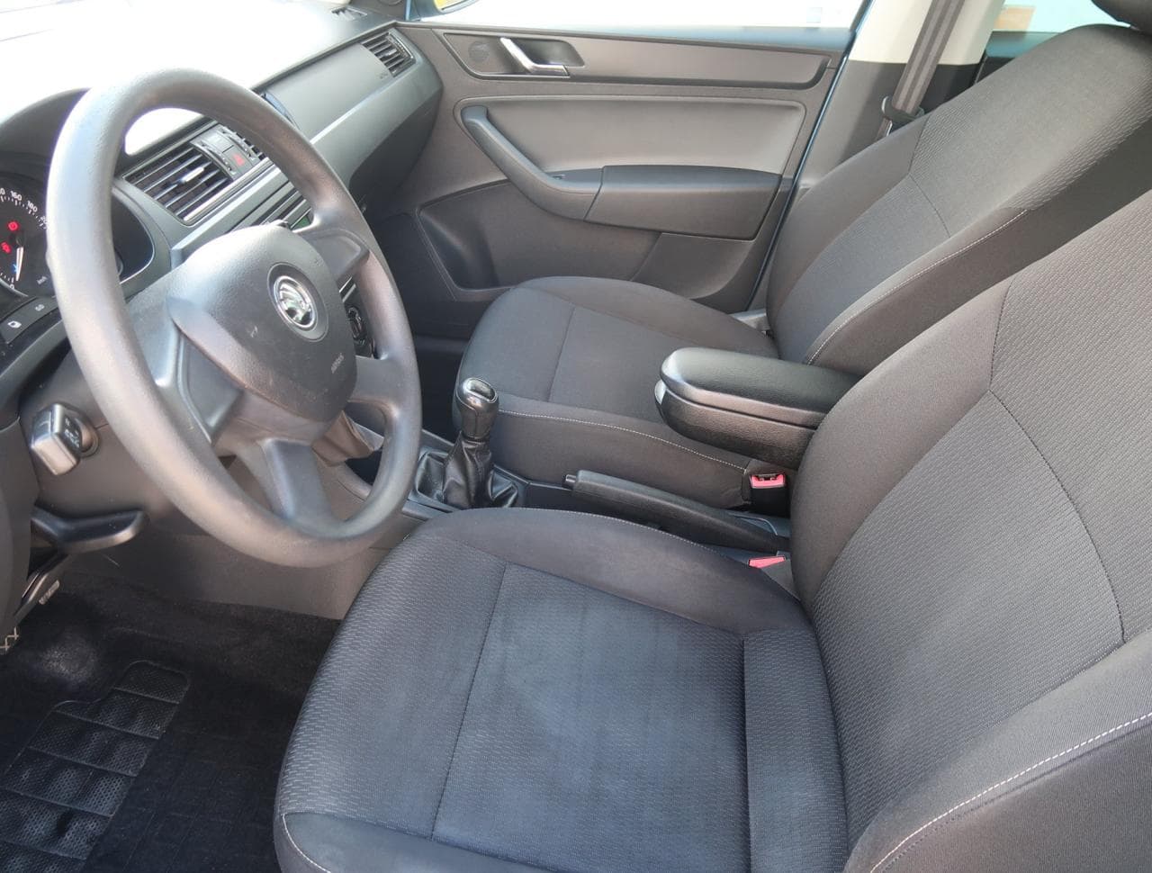 2012 Škoda RAPID - 16