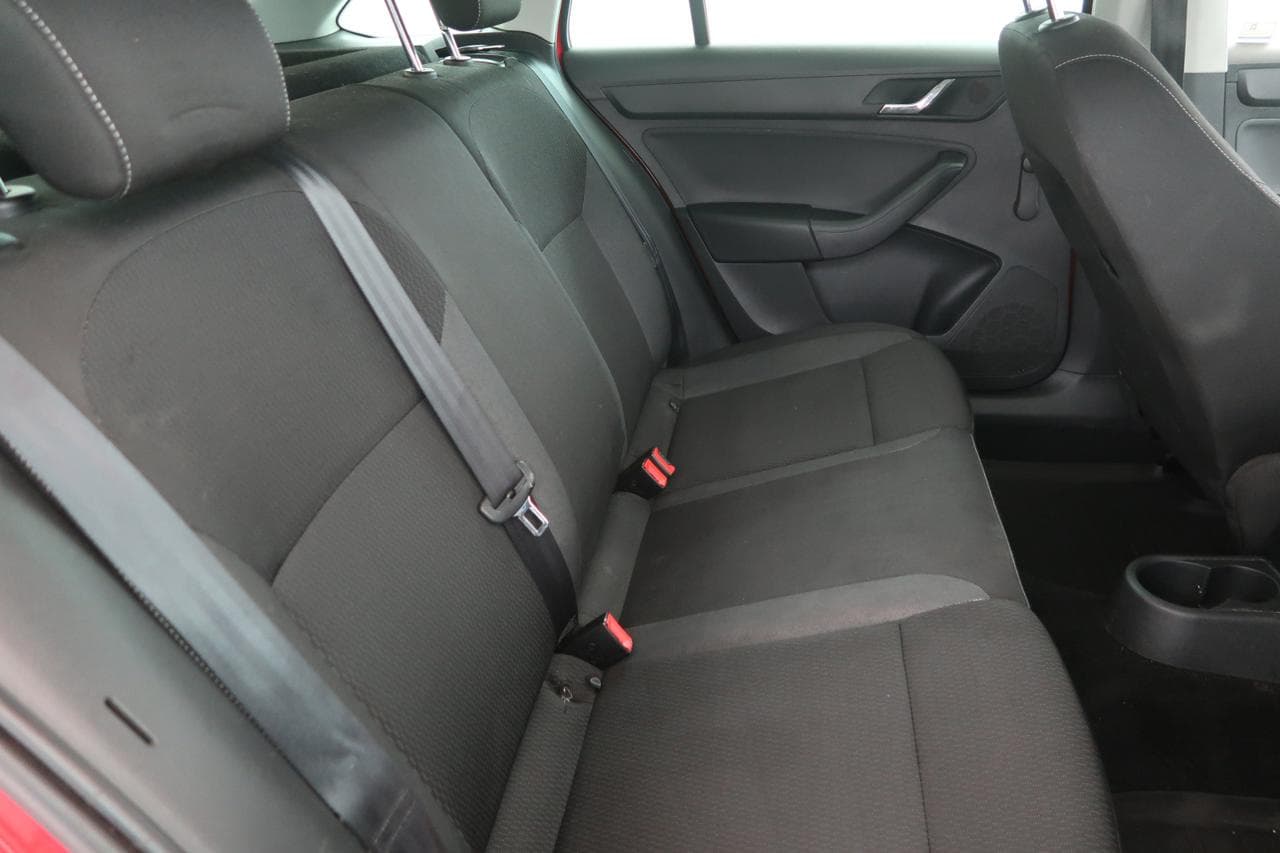 2014 Škoda RAPID - 13
