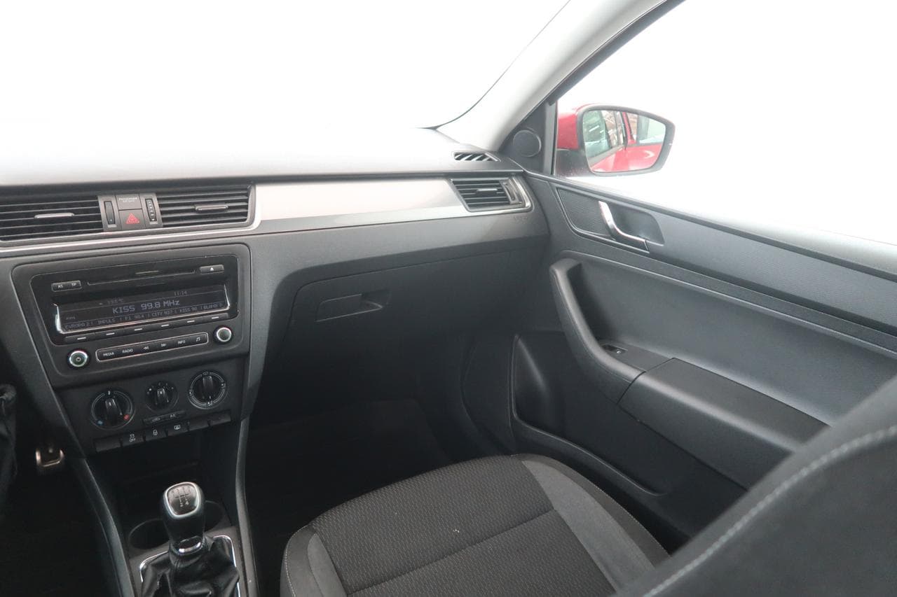 2014 Škoda RAPID - 11