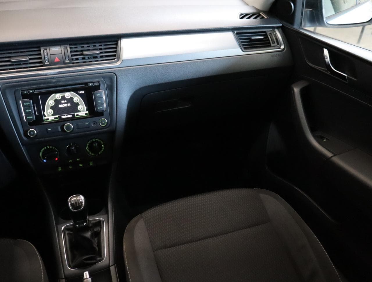 2015 Škoda RAPID - 11