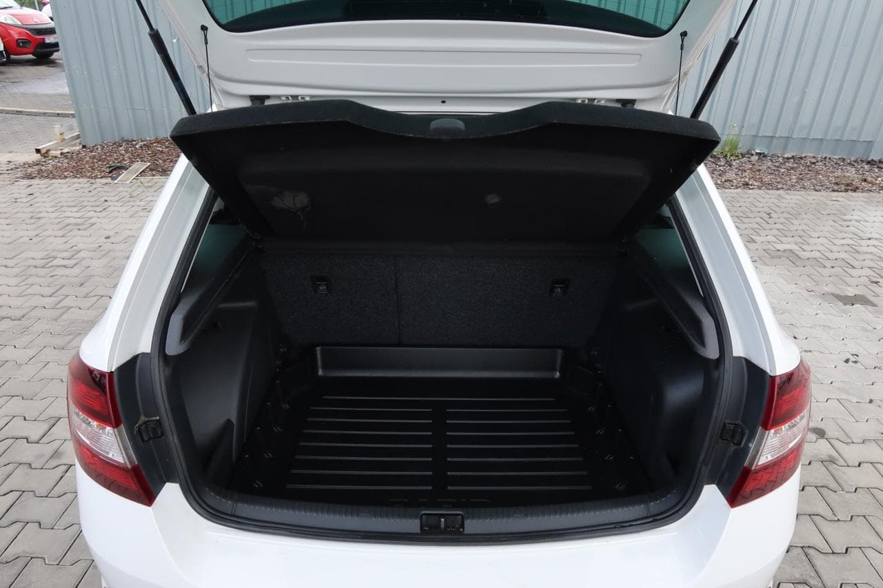 2014 Škoda RAPID - 16