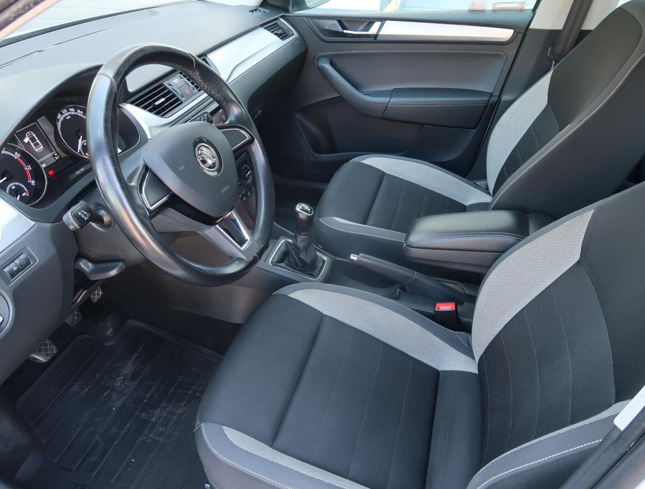 2017 Škoda RAPID - 16
