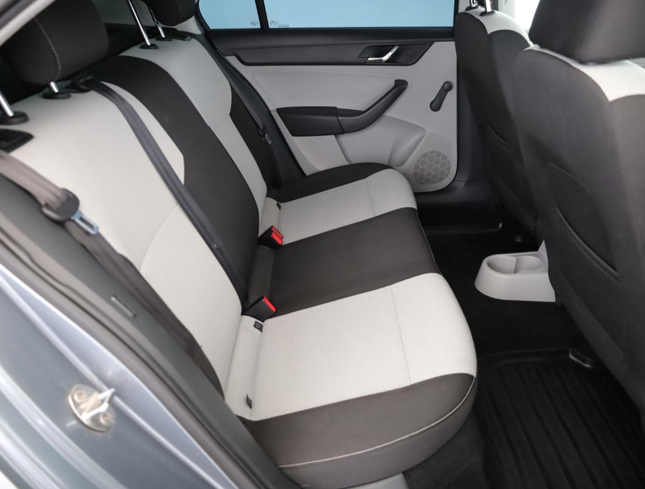 2013 Škoda RAPID - 11
