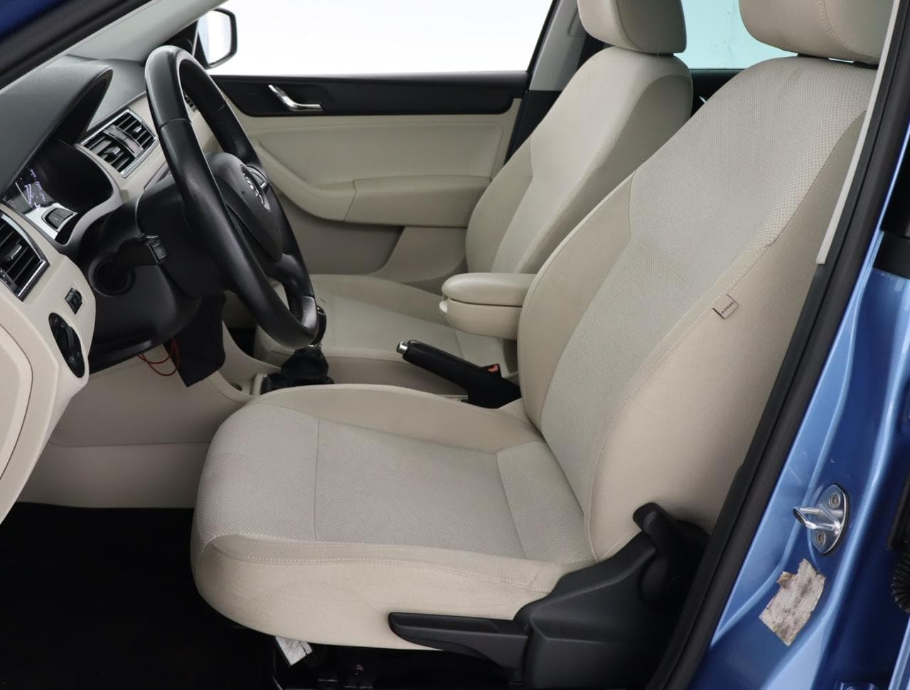 2012 Škoda RAPID - 16