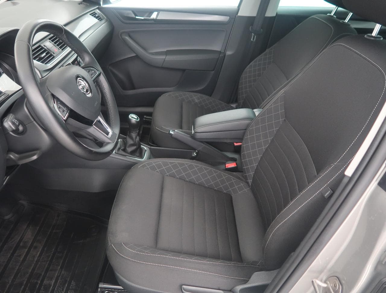 2018 Škoda RAPID - 31