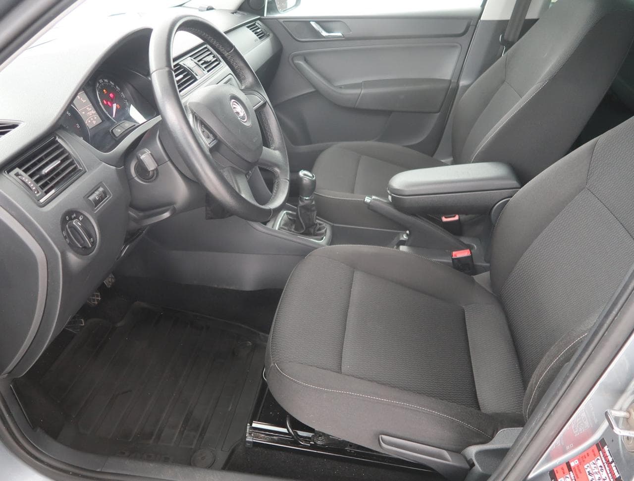 2013 Škoda RAPID - 16