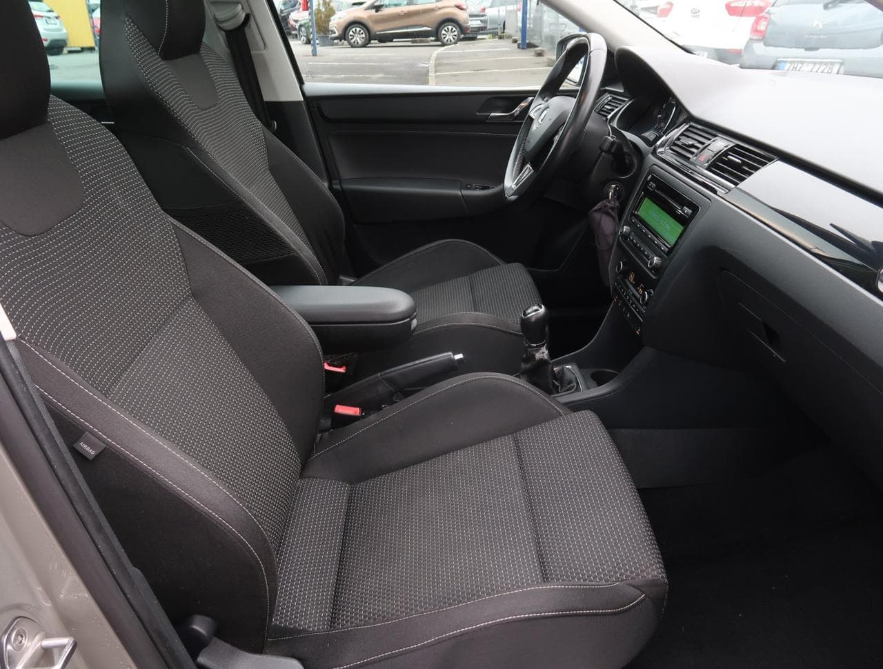 2014 Škoda RAPID - 12