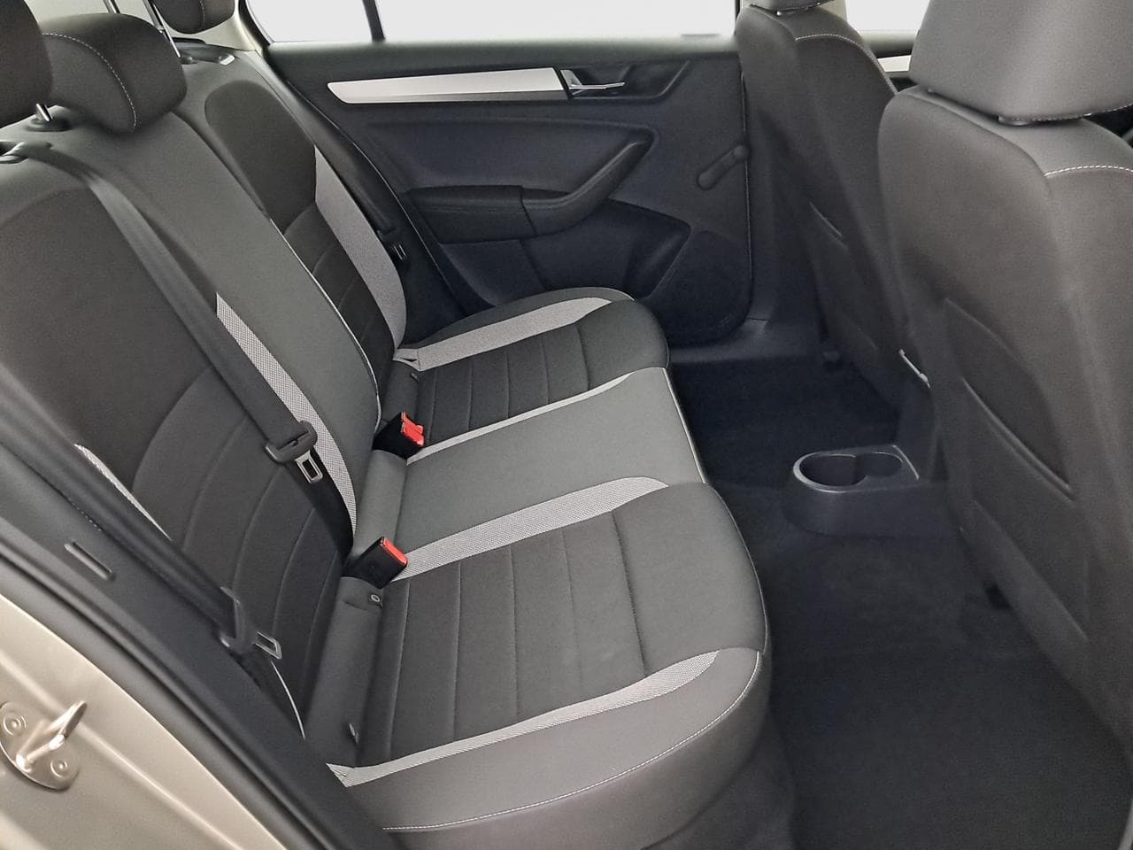 2018 Škoda RAPID - 35