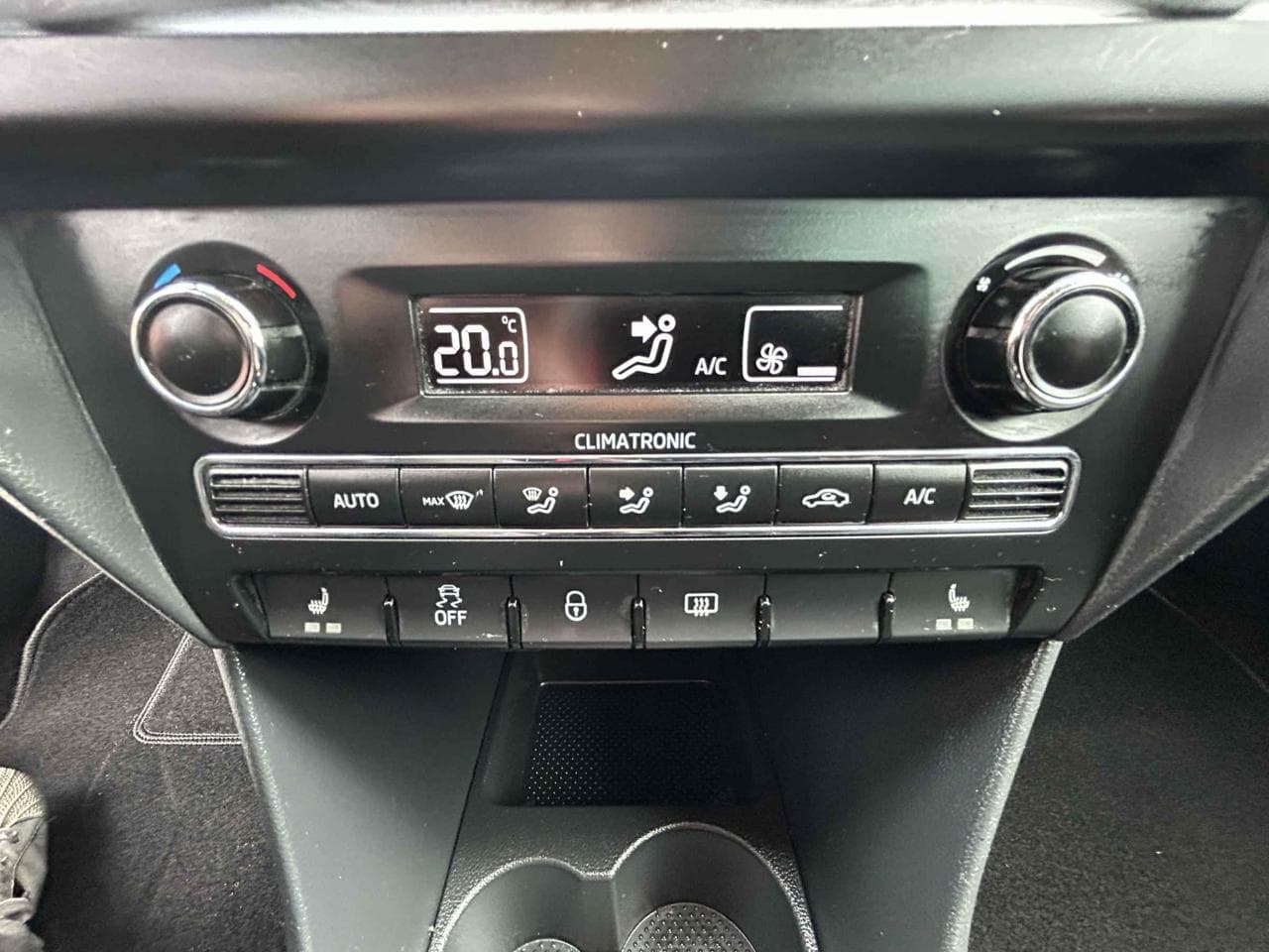 2014 Škoda RAPID - 16