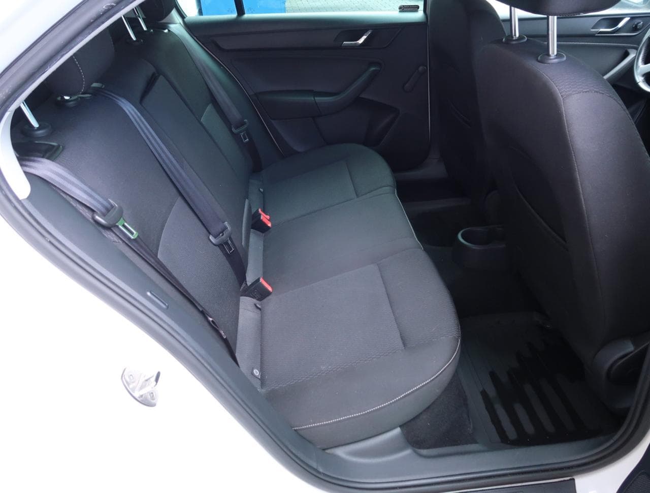 2013 Škoda RAPID - 25