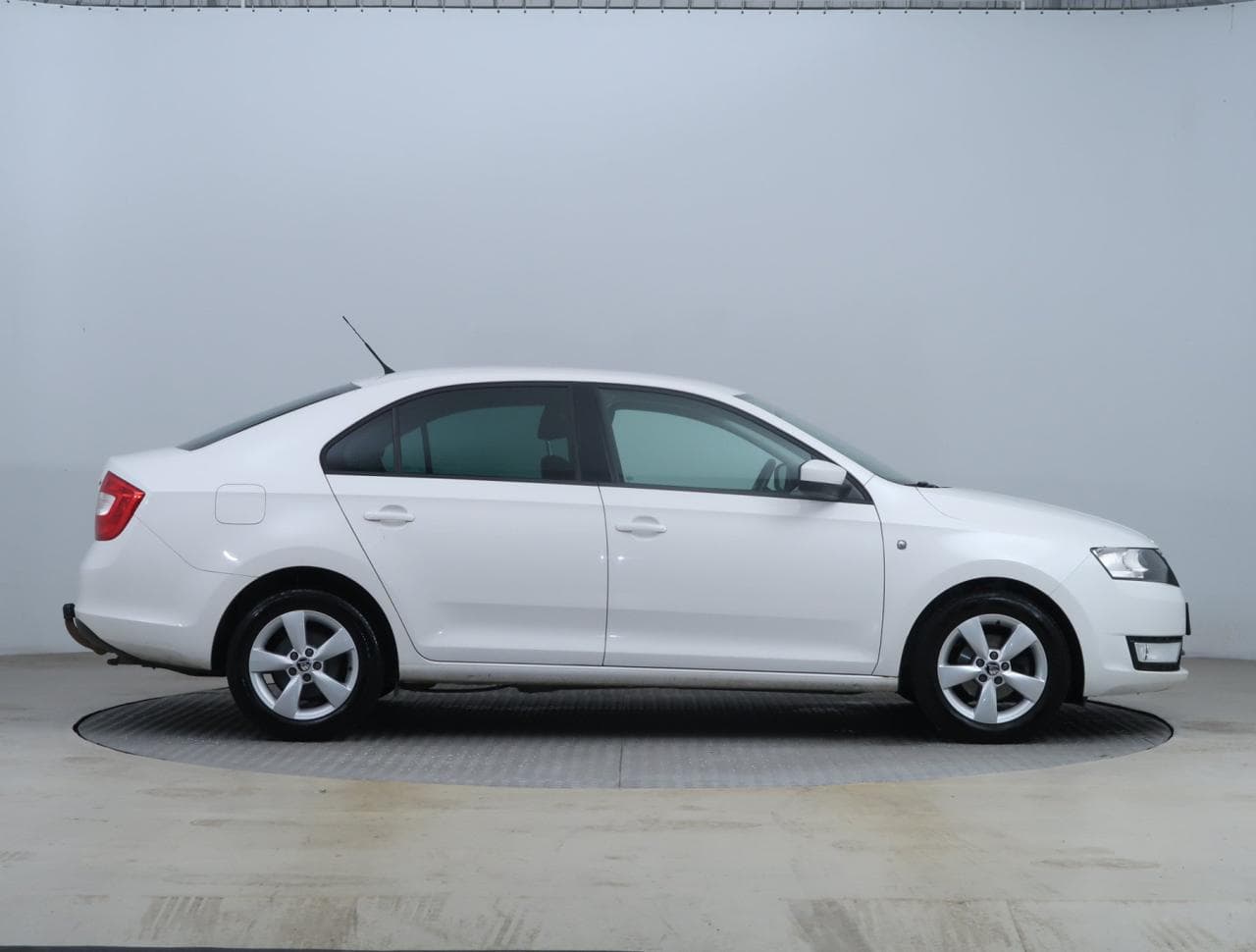 2013 Škoda RAPID - 15