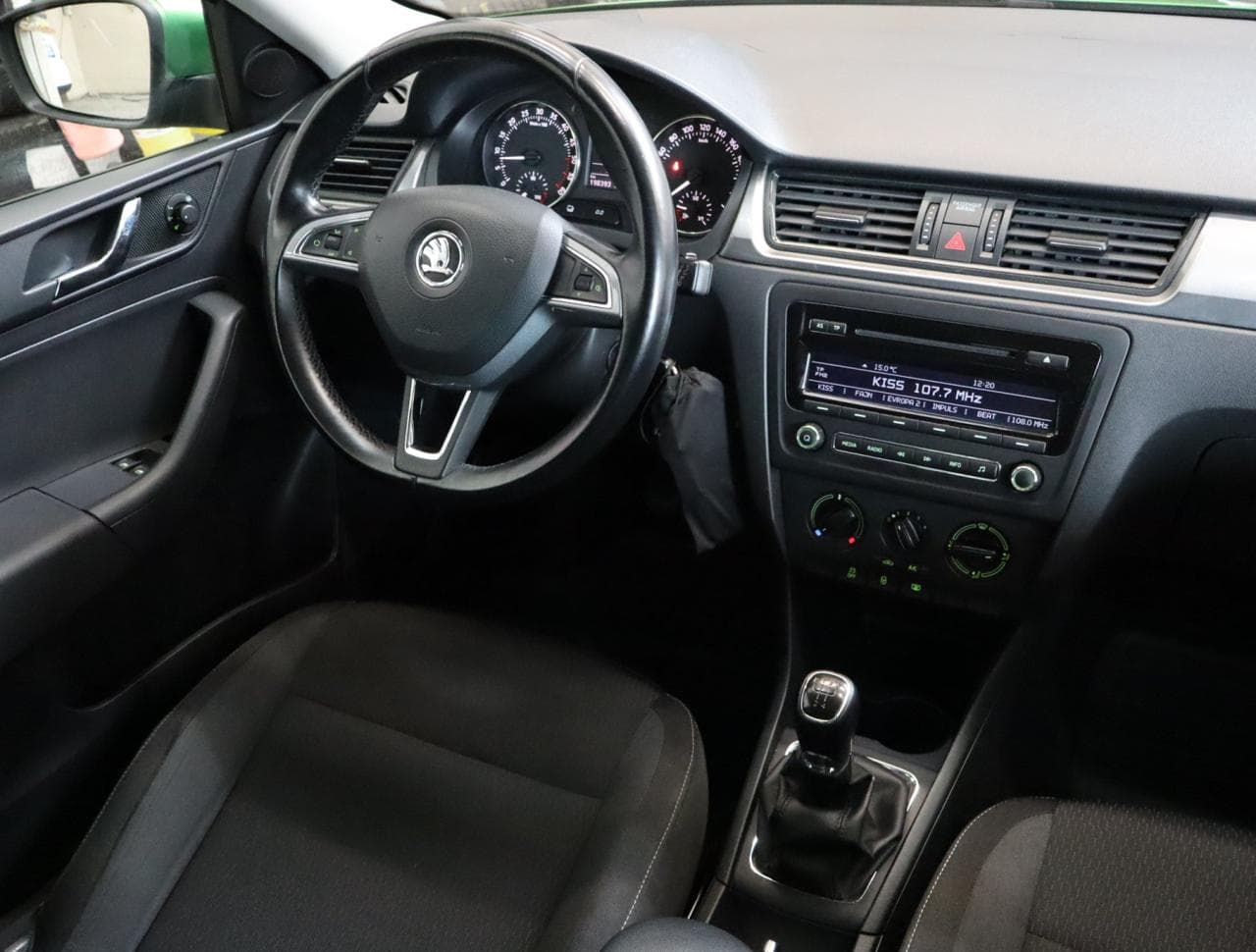 2014 Škoda RAPID - 16